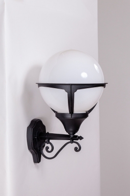 Настенный фонарь уличный  88101 Bl